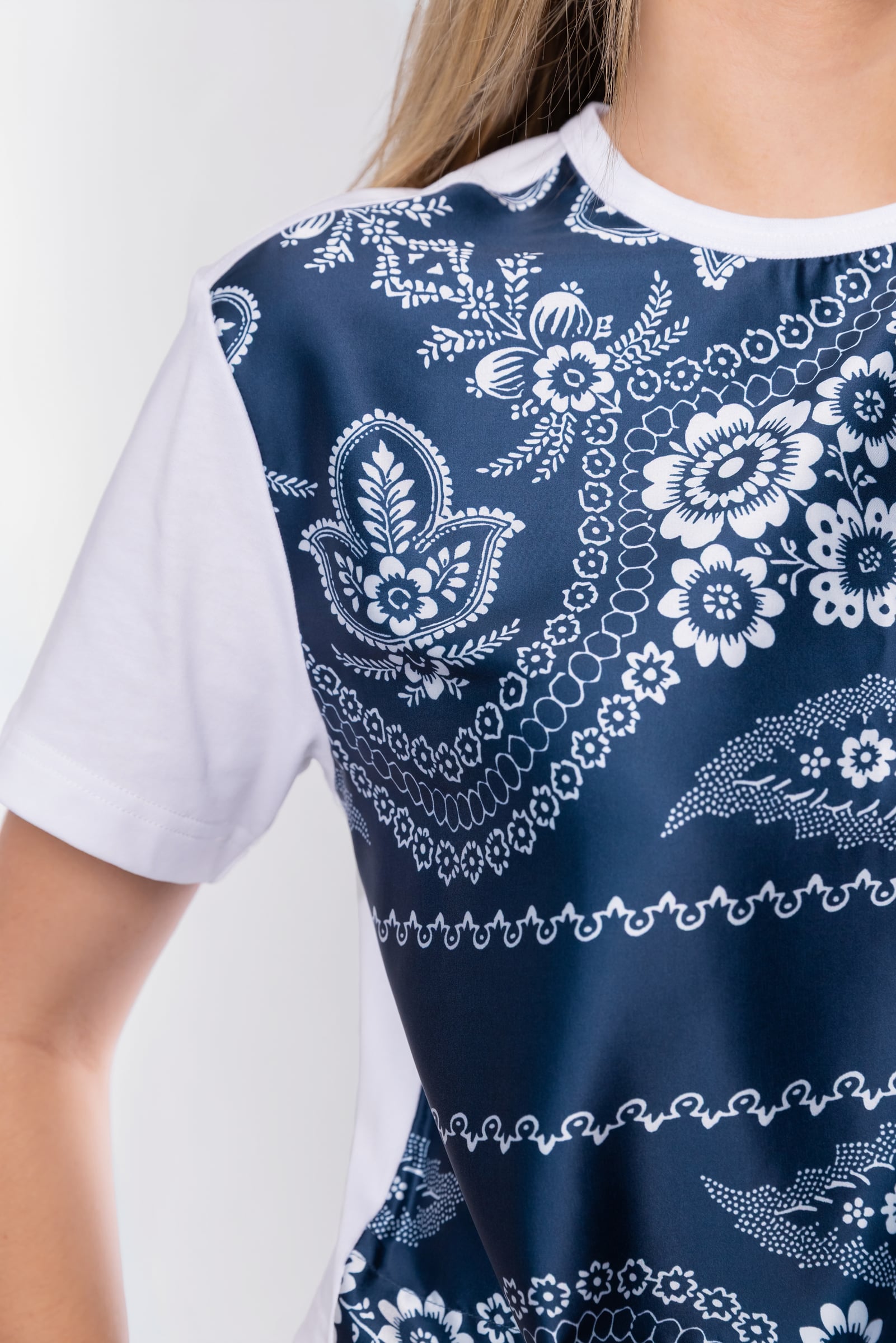 Edie Top (White/Navy Pattern)